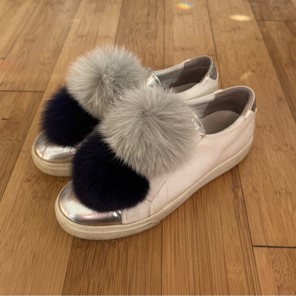 Here/Now slip-on sneakers with fox fur Pom-poms, size 8 - Picture 4 of 6